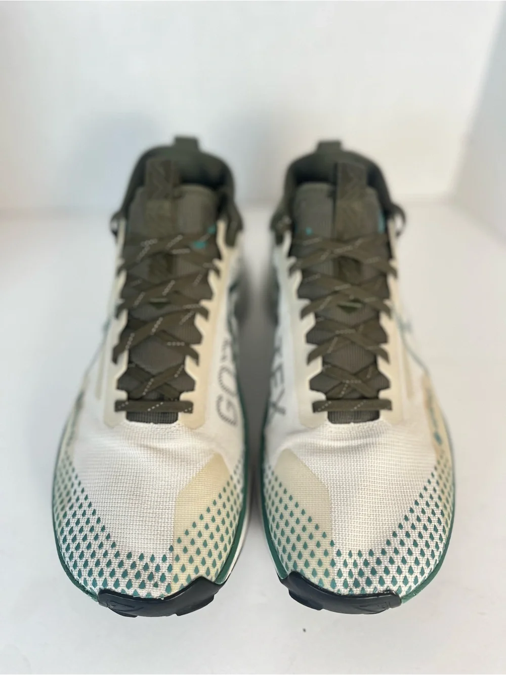 Nike Trail Shoes Men 10.5 Pegasus Trail 4 Gore-Tex Running Waterproof Bone Green